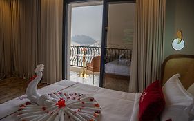 فندق جولدن بلكون-Golden Balcony Hotel